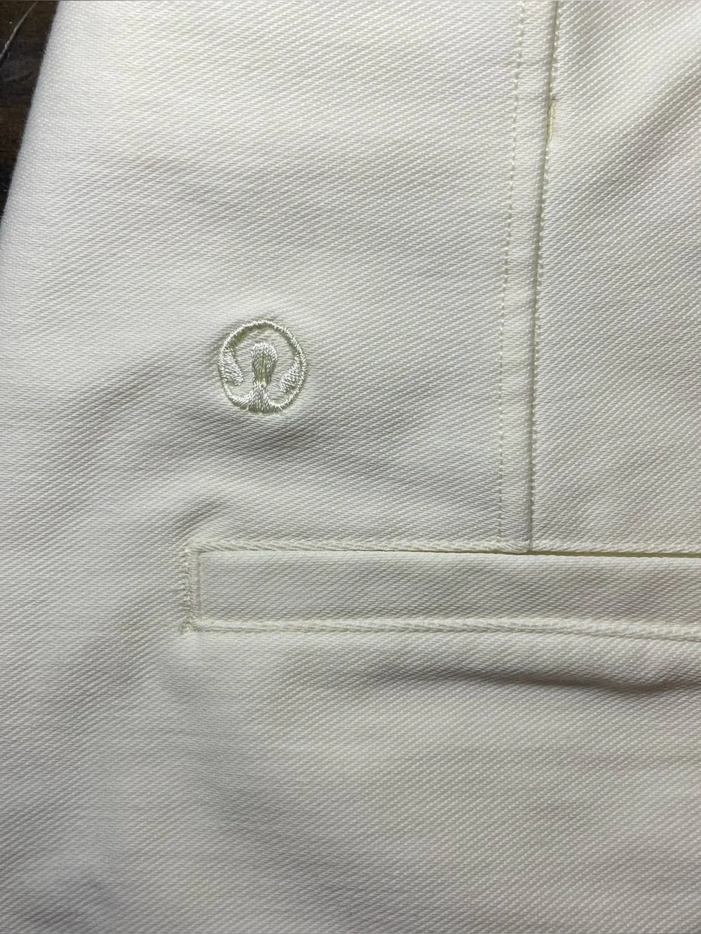 Lululemon Size 0 Utilitech Relaxed Fit HR Short 3.5” color Sundance